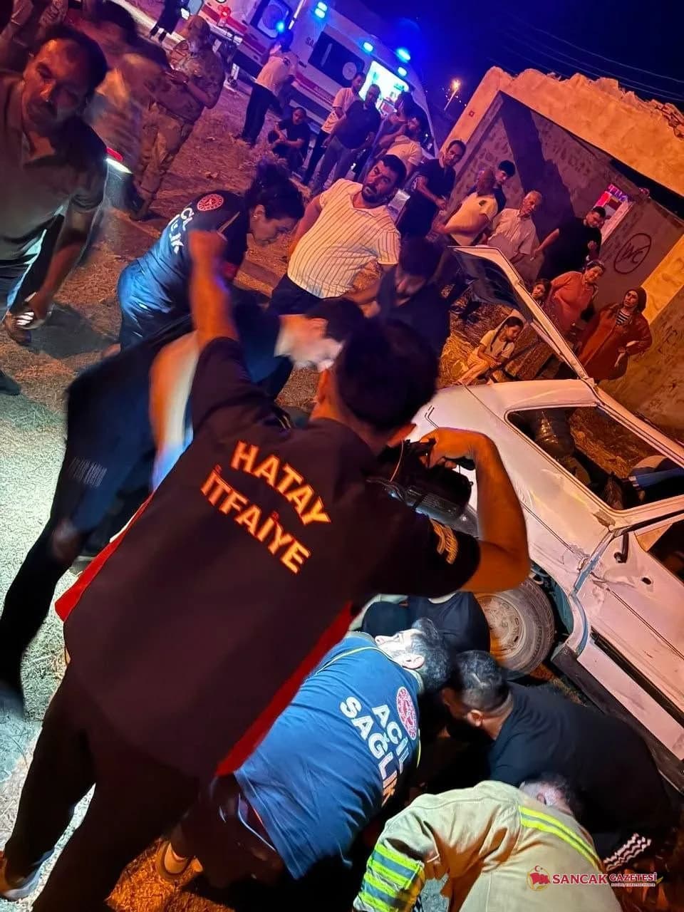 Hassa’da Trafik Kazası: HBB İtfaiyesinden Hayati Müdahale