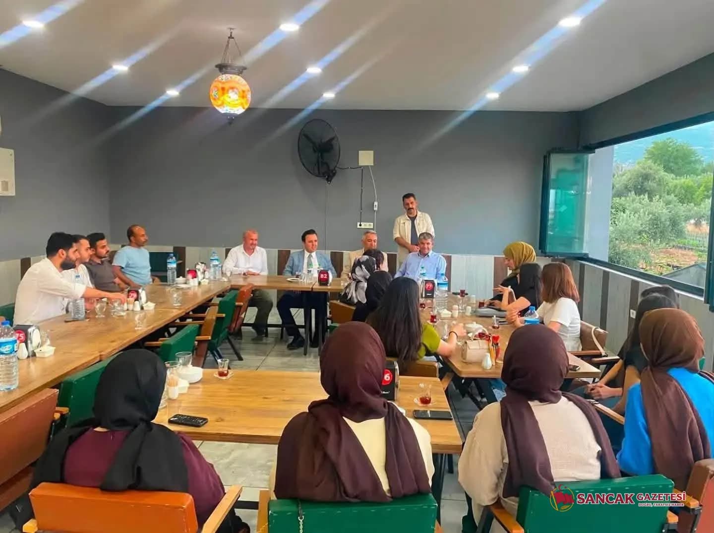 Hassa Kaymakamı Ali Argama Hassalı Üniversite Öğrencileriyle Bir Araya Geldi