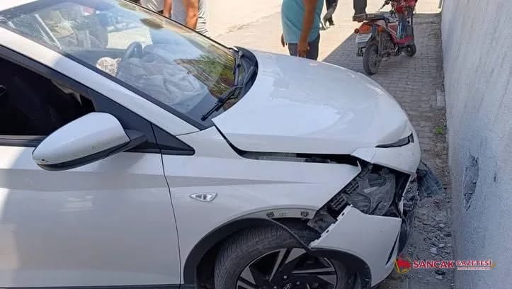İskenderun’daki Trafik Kazasında Yaralı Vatandaşı Zamanında Kurtardı