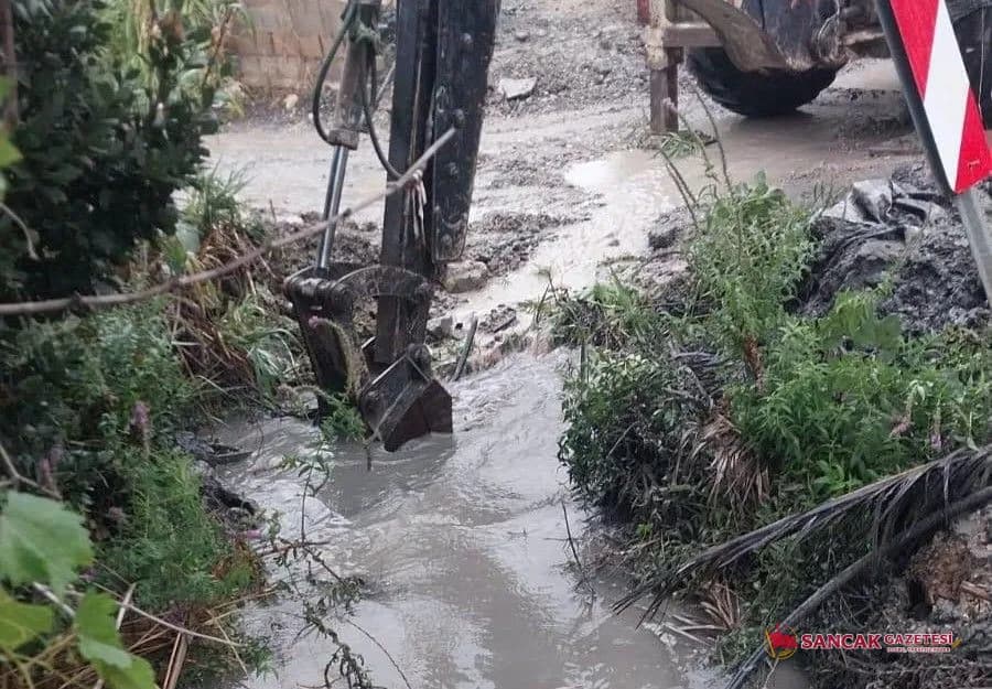 Samandağ’da Sağanak Yağış Alarmı: Belediye Ekipleri Teyakkuzda