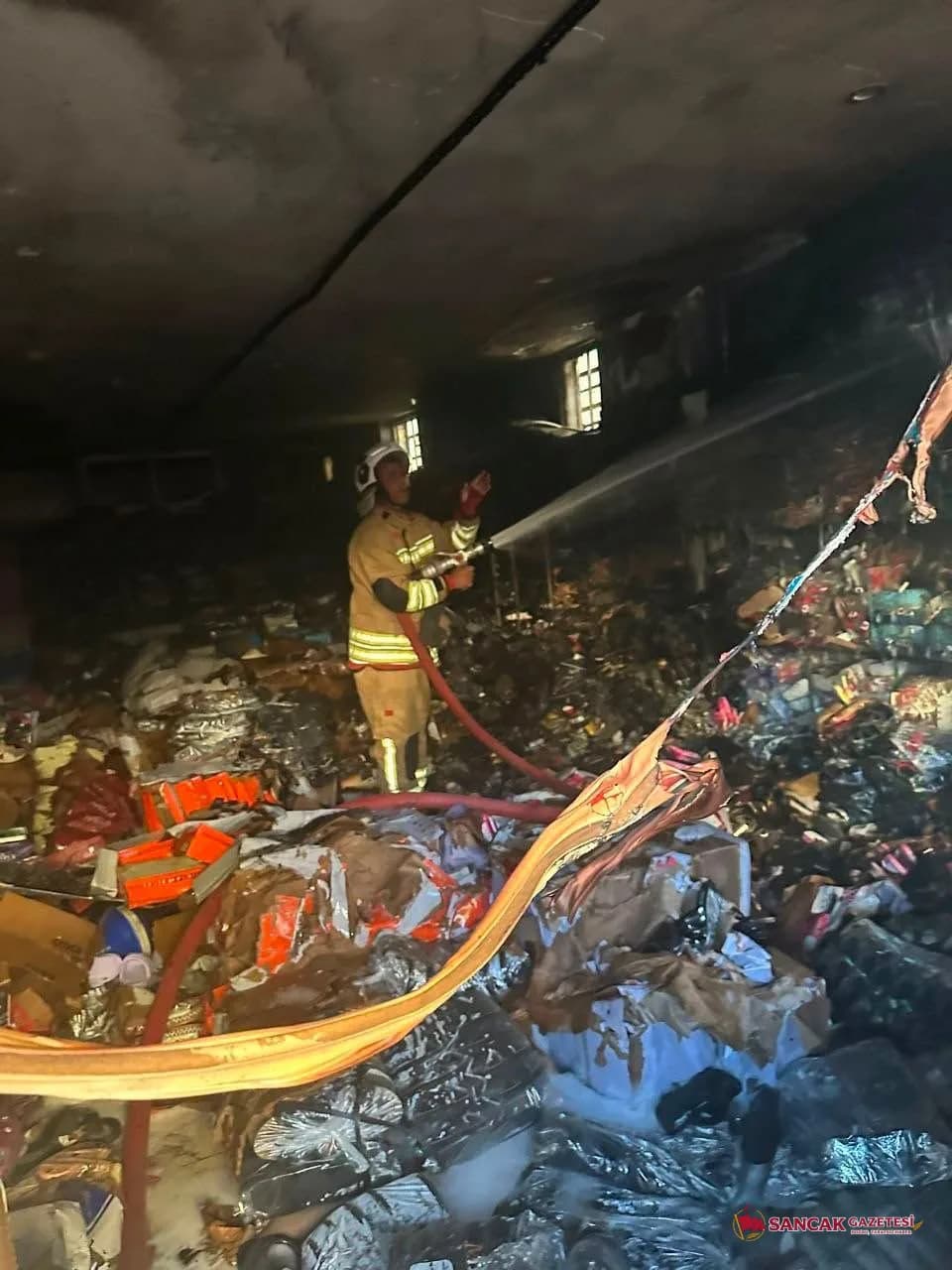 Reyhanlı’da İş Yeri Yangını: HBB İtfaiyesinden Hızlı Müdahale